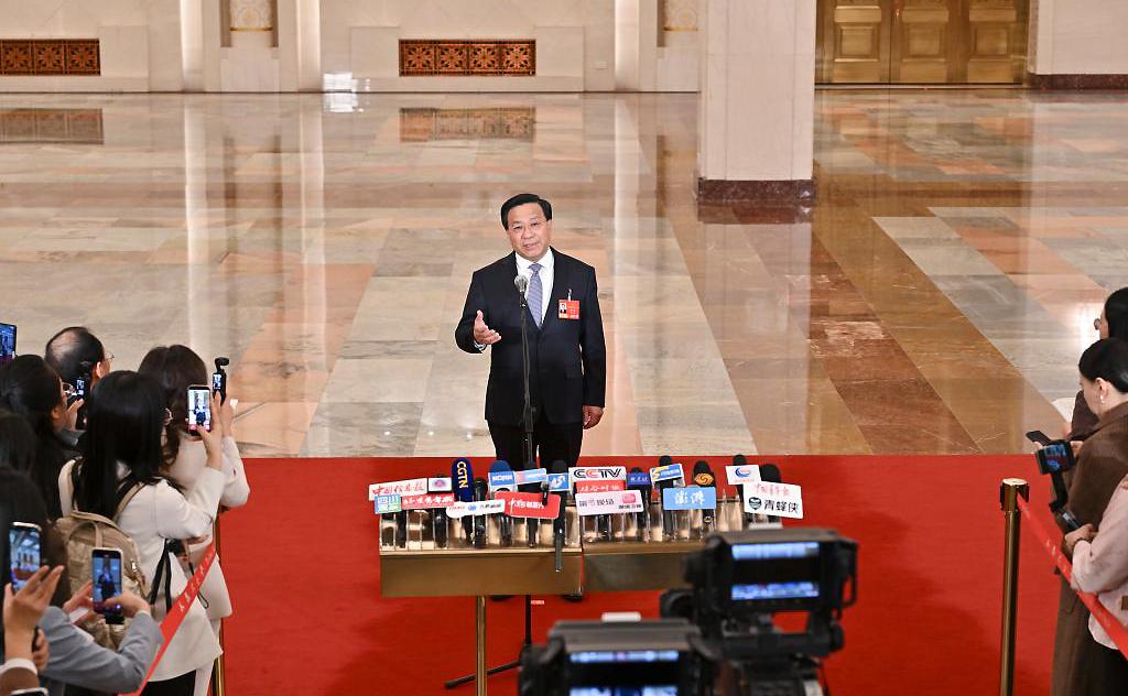 農(nóng)業(yè)農(nóng)村部部長韓俊接受媒體采訪