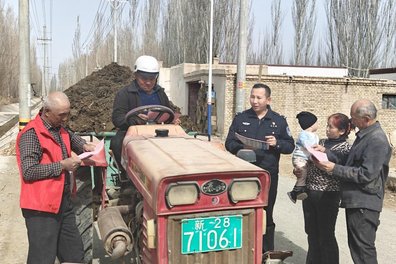 新疆輪臺公安：警務室建在村頭上 平安暖在百姓心坎上