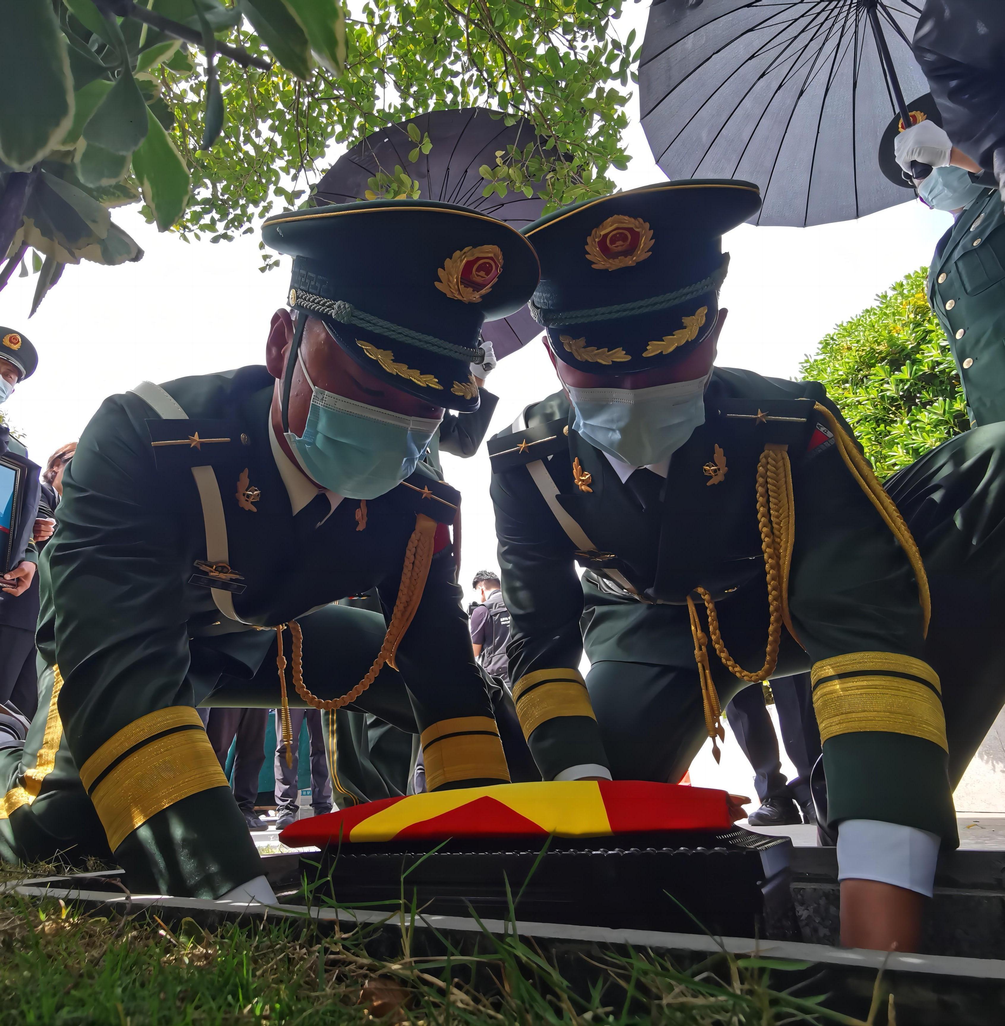 汪曉龍，我們送你回家！