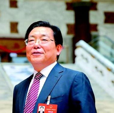 周佑勇：既深耕學(xué)術(shù)沃土 又關(guān)注社會(huì)問(wèn)題